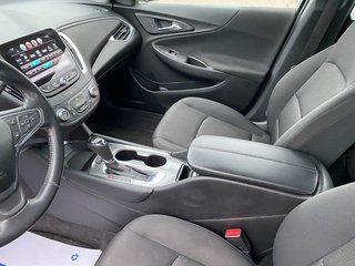 2016 Chevrolet Malibu in Bonaventure, Quebec - 4 - w320h240px