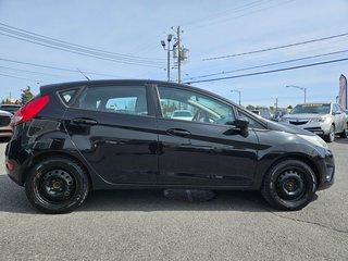 Ford Fiesta SE A/C SIEGES CHAUFFANTS PRISE AUX LECTEUR CD 2013