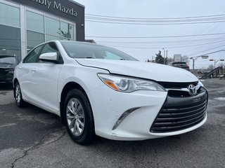 Toyota Camry LE A/C SIEGES CHAUFFANTS CAMERA REGULATEUR 2015
