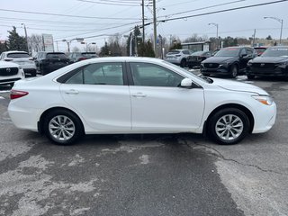 Toyota Camry LE A/C SIEGES CHAUFFANTS CAMERA REGULATEUR 2015