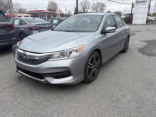 Honda Accord Sedan LX MANUAL TRANSMISSION!!!!! NO ACCIDENT!! BLUETOOTH I CAMERA  I HEATED SEATS 2017 à Montréal, Québec - 3 - w320h240px