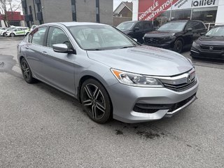 Honda Accord Sedan LX MANUAL TRANSMISSION!!!!! NO ACCIDENT!! BLUETOOTH I CAMERA  I HEATED SEATS 2017 à Montréal, Québec - 2 - w320h240px