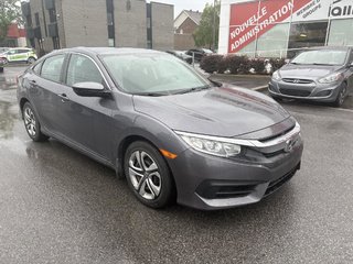 Honda Civic LX 57,000 KM I 10 YEARS//200,000 KIM WARRANTY I CARPLAY I HEATED SEATS I CAMERA I ACTIVE SECURITY 2018 à Montréal, Québec - 2 - w320h240px