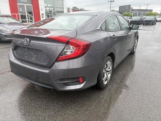 Honda Civic LX 57,000 KM I 10 YEARS//200,000 KIM WARRANTY I CARPLAY I HEATED SEATS I CAMERA I ACTIVE SECURITY 2018 à Montréal, Québec - 5 - w320h240px