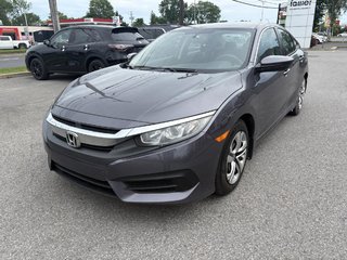 2018 Honda Civic LX Manual  MANUAL I CARPLAY I HEATED SEATS I CAMERA in Montréal, Quebec - 3 - w320h240px
