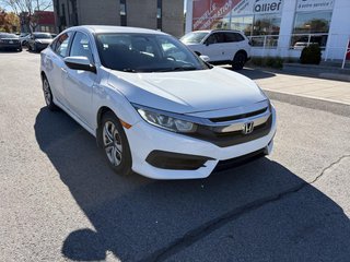 Honda Civic LX Manual I HEATED SEATS I CARPLAY I CAMERA I BLUETOOTH 2018 à Montréal, Québec - 2 - w320h240px