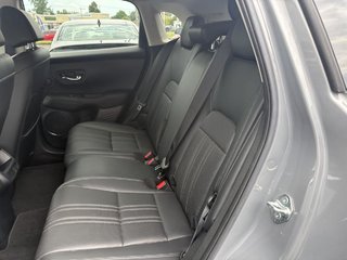 2024 Honda HR-V EX-L Navi AWD  LEATHER I HEATED SEATS & STEERING WHEEL I STARTER I CARPLAY I ACTIVE SECURITY in Montréal, Quebec - 6 - w320h240px