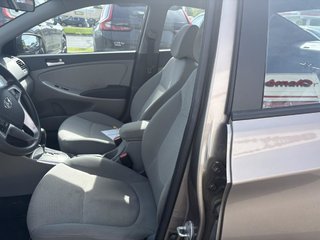 Hyundai Accent GL *Ltd Avail* 59,000 KM I CARPLAY I ANDROID AUTO I A/C I AUTOMATIC 2013 à Montréal, Québec - 6 - w320h240px