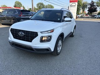 2023 Hyundai Venue Preferred IVT MAGS I HEATED SEATS & STEERING WHEEL I CARPLAY I STARTER in Montréal, Quebec - 3 - w320h240px