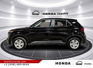 2025 Hyundai Venue Essential  19,000 KM I 8 TIRES I HEATED SEATS I CAMERA  I ACTIVE SECURITY in Montréal, Quebec - 4 - w320h240px