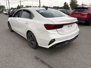 Kia Forte EX  MAGS I CARPLAY I HEATED SEATS AND STEERING WHEEL I CAMERA I ACTIVE SECURITY 2023 à Montréal, Québec - 4 - w320h240px