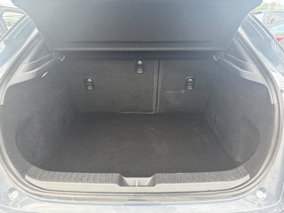 2021 Mazda CX-30 GS AWD LEATHER I HEATED SEATS AND STEERING WHEEL I SUNROOF I MAGS I ACTIVE SECURITY in Montréal, Quebec - 6 - w320h240px