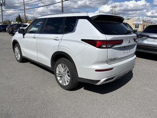 Mitsubishi Outlander SE S-AWC 7 SEATERS I MAGS I SUNROOF I CAMERA I CARPLAY I HEATED SEATS & STEERING WHEEL 2023 à Montréal, Québec - 4 - w320h240px