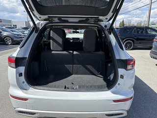 Mitsubishi Outlander SE S-AWC 7 SEATERS I MAGS I SUNROOF I CAMERA I CARPLAY I HEATED SEATS & STEERING WHEEL 2023 à Montréal, Québec - 5 - w320h240px