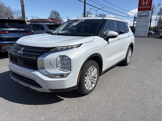 Mitsubishi Outlander SE S-AWC 7 SEATERS I MAGS I SUNROOF I CAMERA I CARPLAY I HEATED SEATS & STEERING WHEEL 2023 à Montréal, Québec - 3 - w320h240px