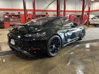 2022 Porsche 718 Cayman GT4 coupé 22 000 KM - 1 PROPRIO - CPO PORSCHE in Montréal, Quebec - 5 - w320h240px
