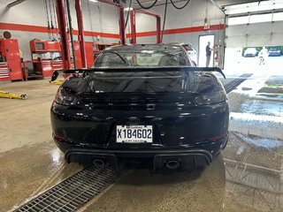 2022 Porsche 718 Cayman GT4 coupé 22 000 KM - 1 PROPRIO - CPO PORSCHE in Montréal, Quebec - 6 - w320h240px