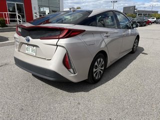 Toyota Prius Prime Upgrade Auto I LEATHER I BIG SCREEN I HEATED SEATS AND STEERING WHEEL I ACTIVE SECURITY 2020 à Montréal, Québec - 3 - w320h240px