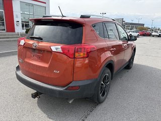 Toyota RAV4 XLE SUNROOF, CAMERA & BLUETOOTH LES TECHNO ON OLD CAR IS PERFECT !!!! 2015 à Montréal, Québec - 5 - w320h240px