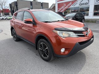 Toyota RAV4 XLE SUNROOF, CAMERA & BLUETOOTH LES TECHNO ON OLD CAR IS PERFECT !!!! 2015 à Montréal, Québec - 2 - w320h240px
