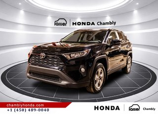 Toyota RAV4 XLE AWD I SUNROOF I MAGS I HEATED SEATS AND STEERING WHEEL I CARPLAY I ACTIVE SECURITY 2021 à Montréal, Québec - 3 - w320h240px