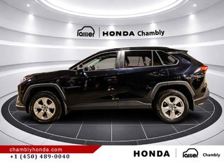Toyota RAV4 XLE AWD I SUNROOF I MAGS I HEATED SEATS AND STEERING WHEEL I CARPLAY I ACTIVE SECURITY 2021 à Montréal, Québec - 4 - w320h240px