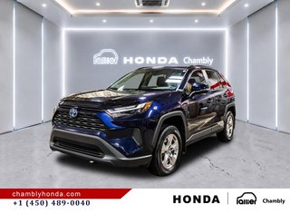 Toyota RAV4 Hybrid XLE AWD SUNROOF I MAGS I HEATED SEATS AND STEERING WHEEL I CAMERA I ACTIVE SECURITY 2024 à Montréal, Québec - 3 - w320h240px