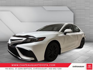 Toyota Camry Hybrid SE 2024 à Châteauguay, Québec - 2 - w320h240px