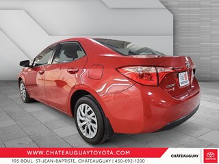 2018  Corolla LE in Châteauguay, Quebec - 4 - w320h240px
