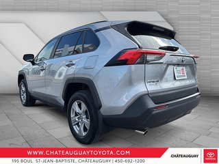 Toyota RAV4 Hybrid LE 2022 à Châteauguay, Québec - 4 - w320h240px