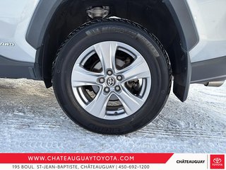 2023 Toyota RAV4 Hybrid LE in Châteauguay, Quebec - 6 - w320h240px