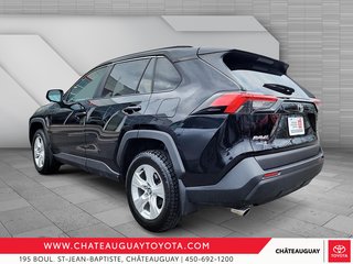 2020  RAV4 XLE in Châteauguay, Quebec - 3 - w320h240px