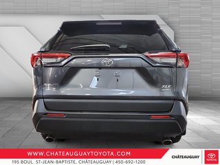 2021  RAV4 XLE AWD in Châteauguay, Quebec - 3 - w320h240px