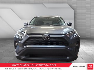 2021  RAV4 XLE AWD in Châteauguay, Quebec - 2 - w320h240px