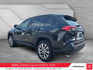 Toyota RAV4 XLE PREMIUM 2023 à Châteauguay, Québec - 4 - w320h240px