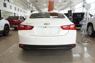 Chevrolet Malibu  2024 à Montréal, Québec - 23 - w320h240px