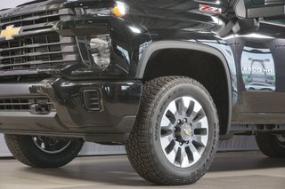 2024 Chevrolet SILVERADO 2500 HD in Montreal, Quebec - 3 - w320h240px