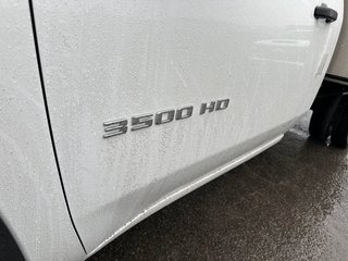 Chevrolet SILVERADO 3500CC  2024 à Montréal, Québec - 6 - w320h240px