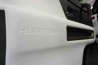 2025 GMC HUMMER EV SUV in Montreal, Quebec - 17 - w320h240px