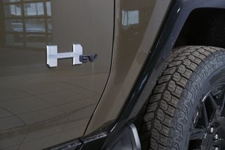 2025 GMC HUMMER EV SUV in Montreal, Quebec - 41 - w320h240px