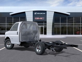 2025 GMC Savana Commercial Cutaway in Montreal, Quebec - 3 - w320h240px