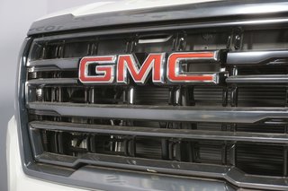 2024 GMC Yukon in Montreal, Quebec - 5 - w320h240px