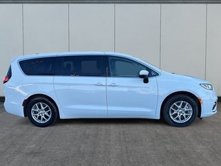 2023 Chrysler Pacifica in Antigonish, Nova Scotia - 4 - w320h240px