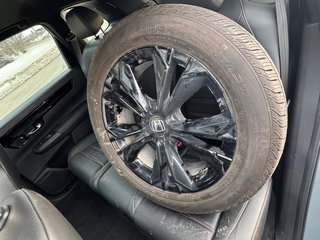 Honda CR-V Hybrid Touring, JAMAIS ACCIDENTÉ, 8 PNEUS, MAGS, AWD 2024 à Mirabel, Québec - 3 - w320h240px