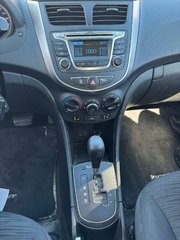 Hyundai Accent GL, JAMAIS ACCIDENTÉ, AUTOMATIQUE, 8 PNEUS 2017 à Mirabel, Québec - 4 - w320h240px