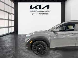 2023 Hyundai Kona Essential, JAMAIS ACCIDENTÉ, AWD, 2 SET DE PNEUS in Mirabel, Quebec - 6 - w320h240px