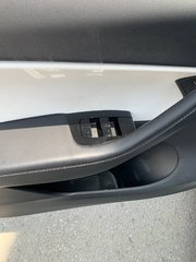 2020 Tesla Model Y Long Range, 509 KM AUTONOMIE, TOIT in Mirabel, Quebec - 5 - w320h240px