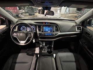 Toyota Highlander LE, JAMAIS ACCIDENTÉ, 8 PASSAGERS, AWD 2017 à Mirabel, Québec - 4 - w320h240px