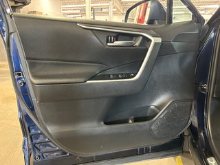 Toyota RAV4 XLE, JAMAIS ACCIDENTÉ, 8 PNEUS, AWD, TOIT 2021 à Mirabel, Québec - 4 - w320h240px