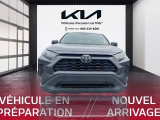 2022  RAV4 LE, AWD, JAMAIS ACCIDENTÉ, 8 PNEUS in Mirabel, Quebec - 4 - w320h240px